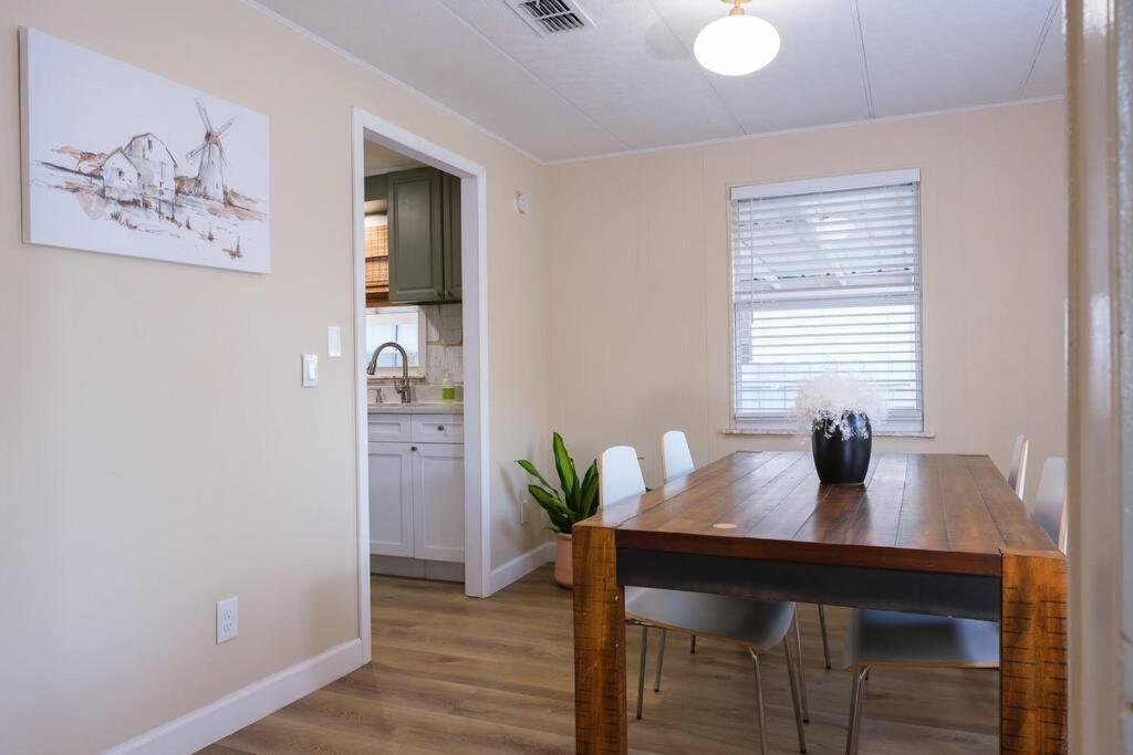 House Near Tampa Zoo And Busch Gardens, Free High Speed Wifi 빌라 외부 사진