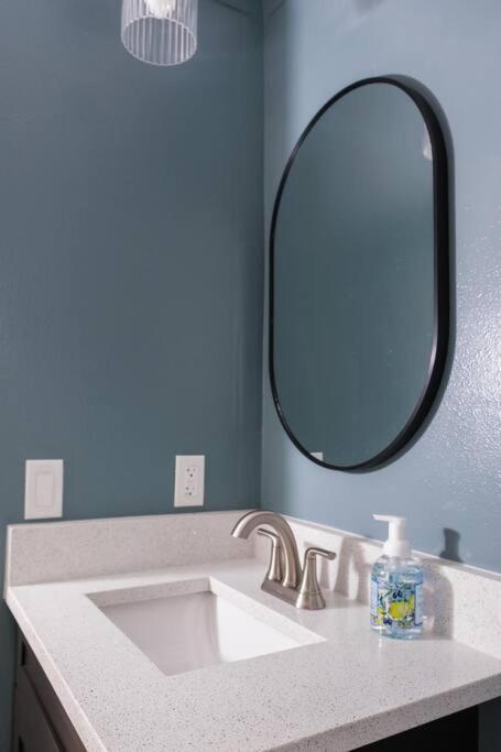 House Near Tampa Zoo And Busch Gardens, Free High Speed Wifi 빌라 외부 사진